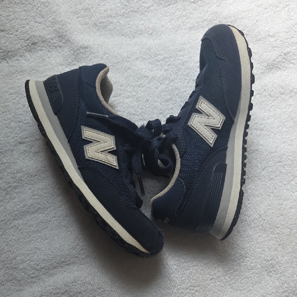 New Balance Kids' Dark Blue and Beige Sneakers